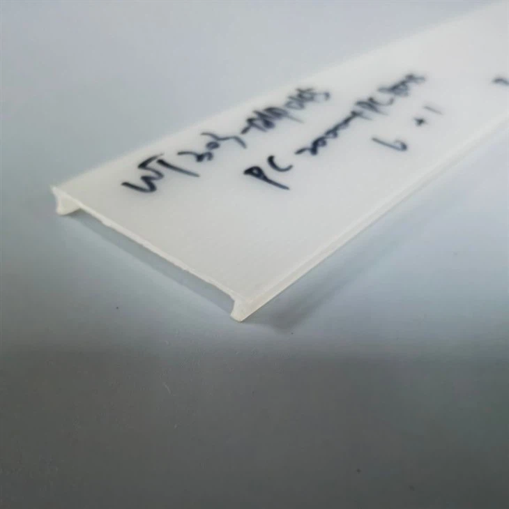 71/46mm Zigzag Surface Extrusion Linear Lampshade